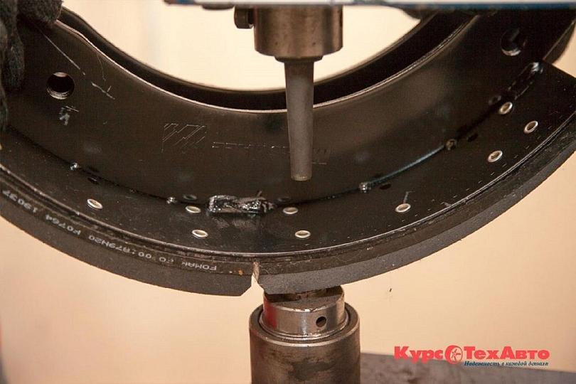 Замена тормозных колодок и накладок